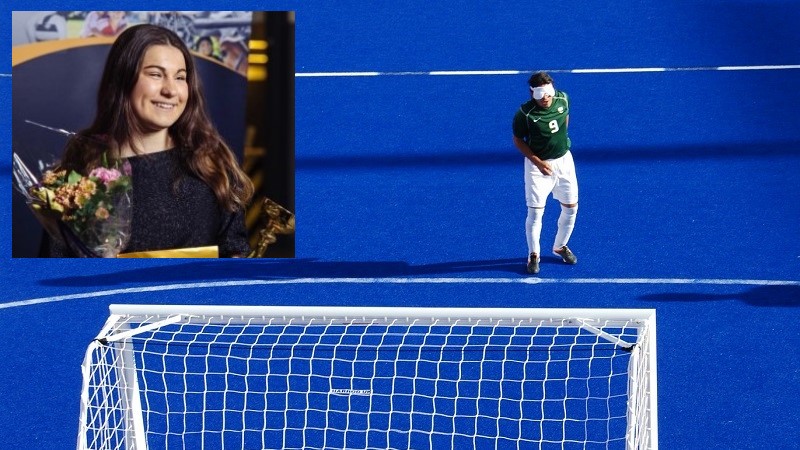 Alice Berntsson vid prisutdelning på Ungdomsidrottsgalan med blommor är infälld i en bild från en blå 5 a side-plan på paralympics med en spelare framför en målbur.
