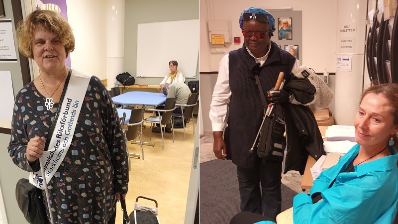 Två foton bredvid varandra. I det vänstra står Karin Hjalmarson i förgrunden med en vepa med texten SRF Stockholms och Gotlands län. I bakgrunden Vivianne Emanuelsson på en stol. På högra fotot syns besökaren Beatrice Onen stående och Pia-Lena Krischel, intressepolitisk handläggare sittande.