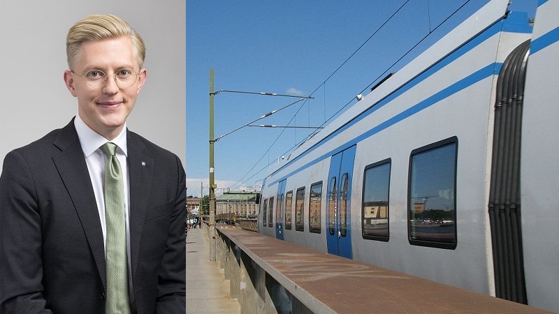 Ett montage med Anton Fendert till vänster, i mörk kavaj, tunnbågade glasögon och blond snedkammad frisyr. Till höger ett pendeltåg vid Centralbron.
