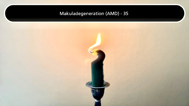 Ett grönt tänt ljus i en ljusstake, bilden är förvrängd så ljuset ser böjt ut. Texten Makuladegeneration syns överst.